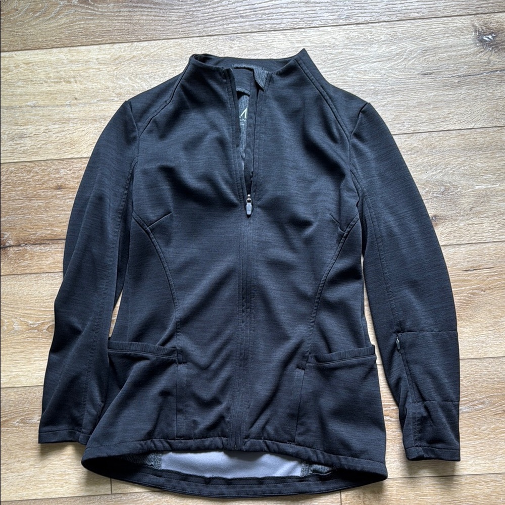 Medelita women’s scrub jacket size XS